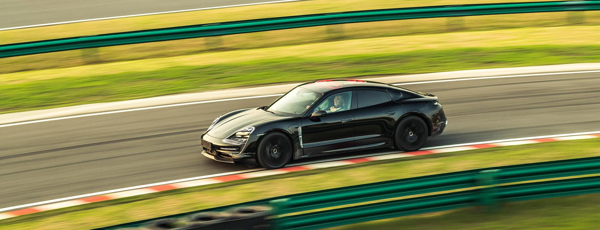Porsche Taycan Çin’de ilk kez piste çıktı