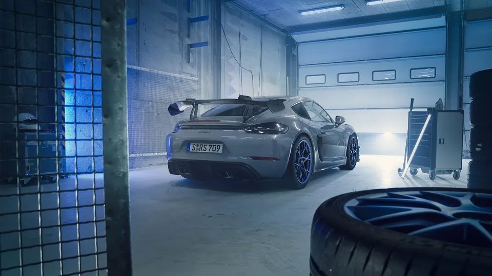 Porsche - 718 Cayman GT4 RS - 3