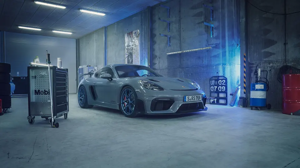 Porsche - 718 Cayman GT4 RS - 4