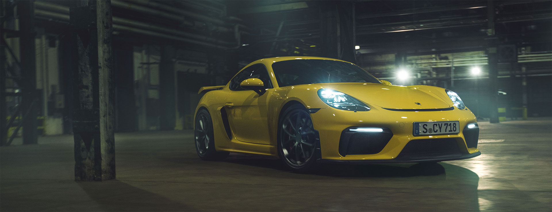 Porsche - 718 Cayman GT4 modelini ayrıntılarıyla keşfedin.