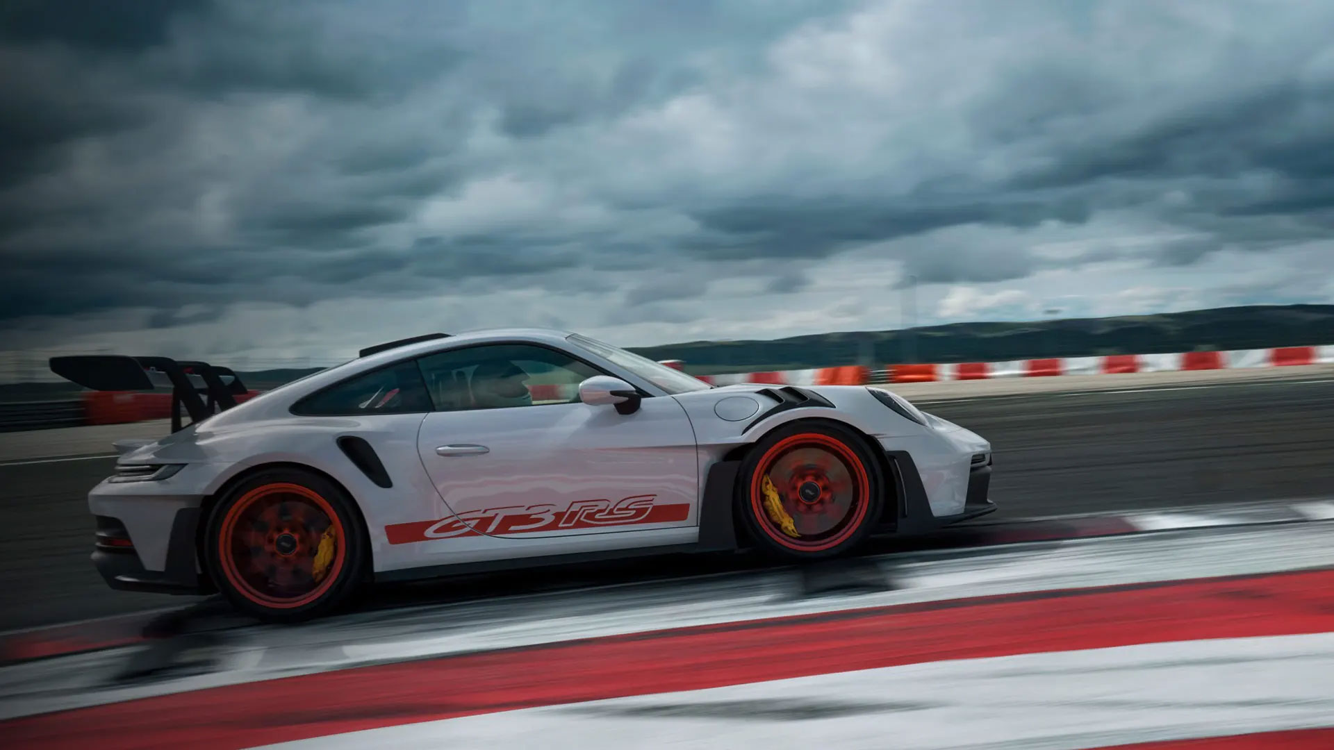 Porsche - Nefes kesici hafiflik.